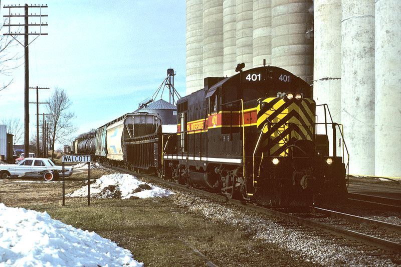 Ol' frog eyes at Walcott, Iowa with new ditchlights installed. December 22nd, 1992.