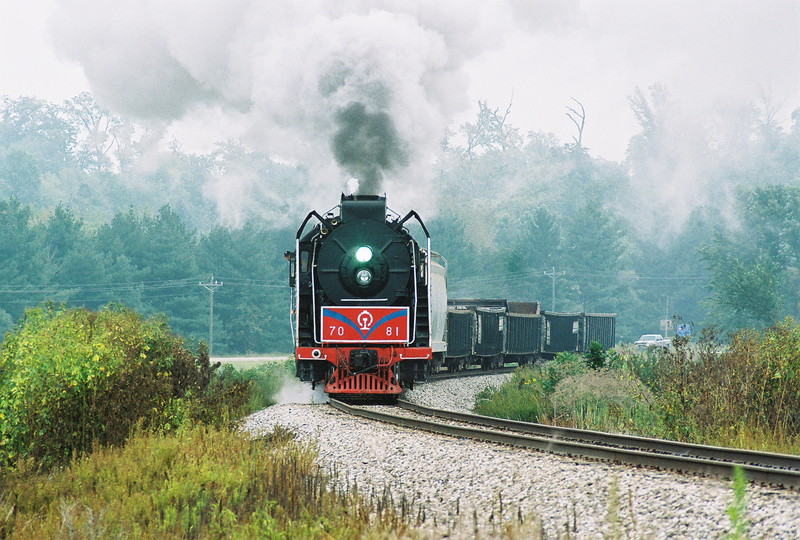 7081 passes Kent Park on it's test hop to Yocum Connection. Mid September 2006