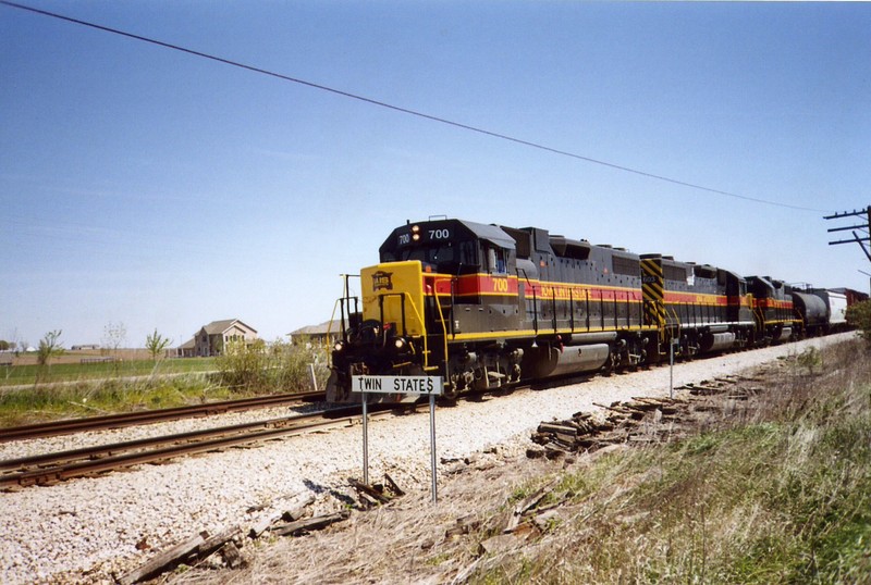 Westbound BICB passes Twin States, May 2005