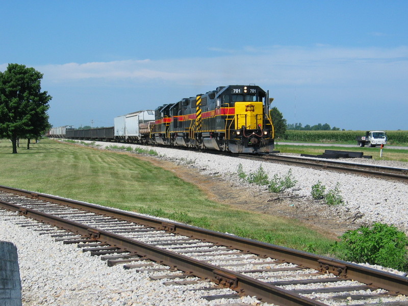 Eastbound at the Twin States Engineering switch, mp 203.3 or so, Aug. 1, 2006.