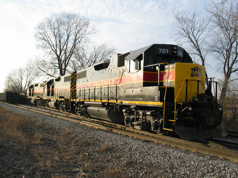 Eastbound setting out 2 scrap at N. Star, Jan. 16, 2006.