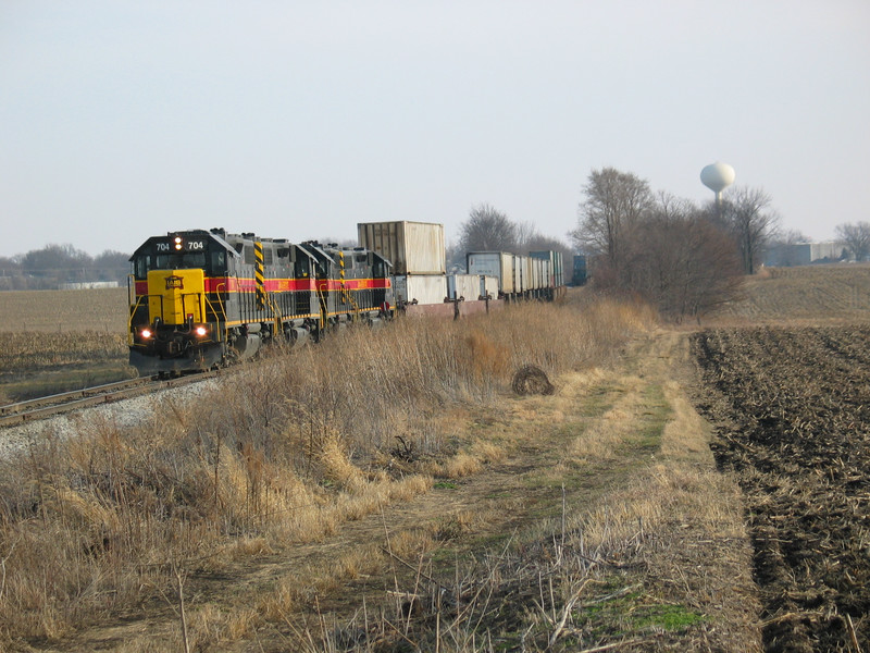 Setting out pigs at West Lib. siding, Jan. 11, 2006.