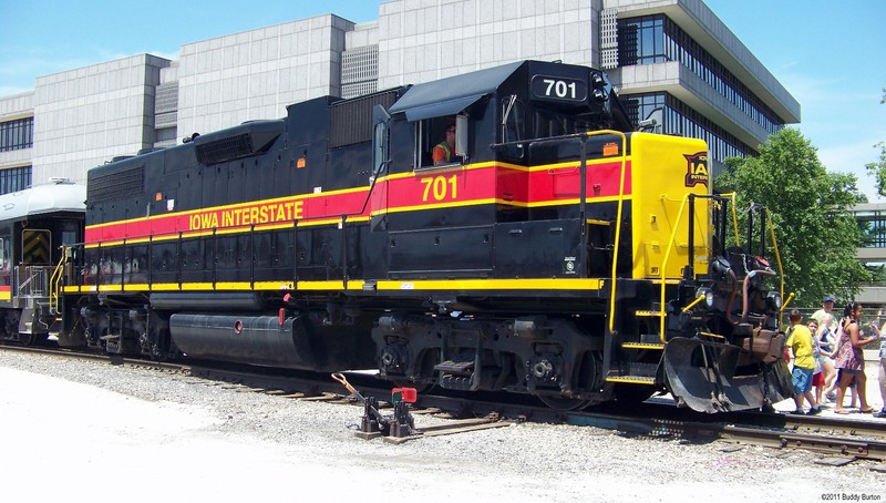 IAIS GP38-2 701