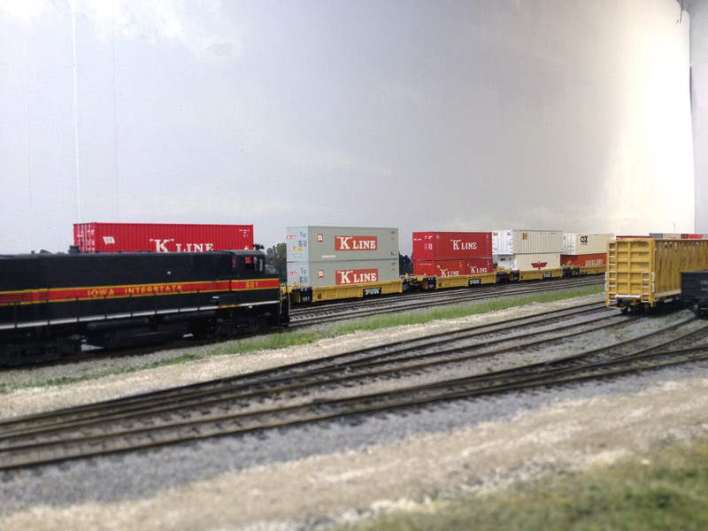 CBSW making its way into Pool Yard on an interchange run.