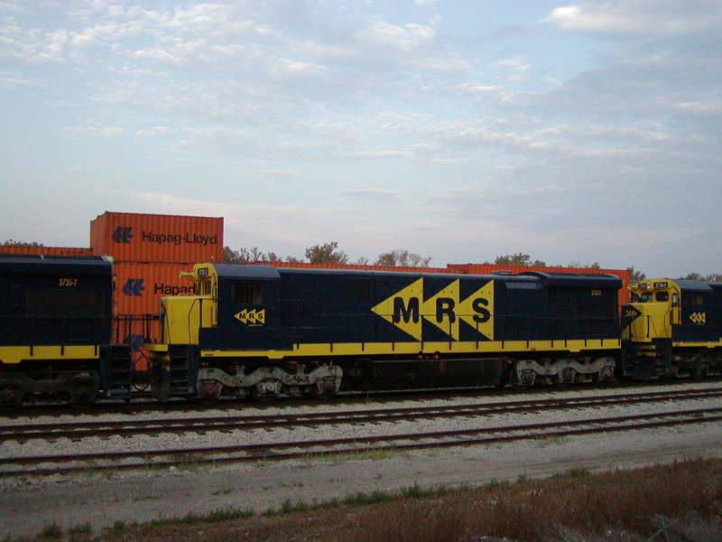 MRS SF30C 3732, passing through CB on its way to Brazil on 25-Aug-2003