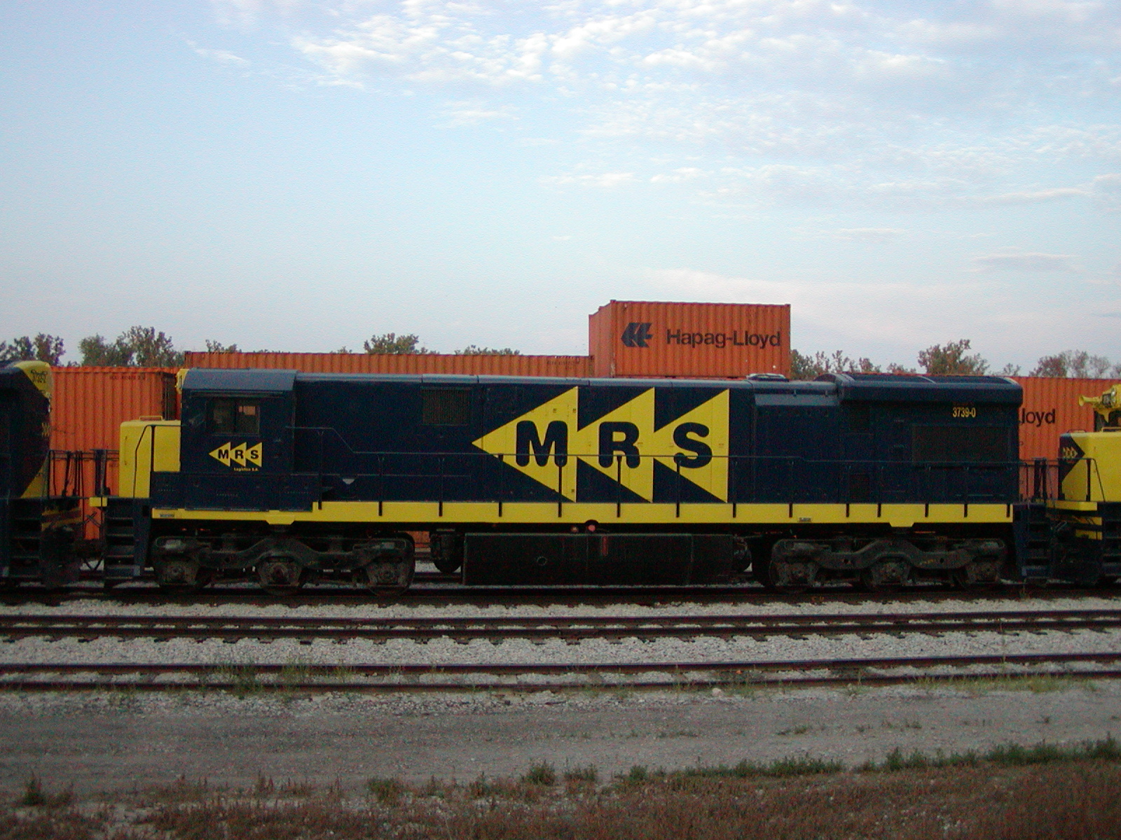MRS SF30C 3739, passing through CB on its way to Brazil on 25-Aug-2003