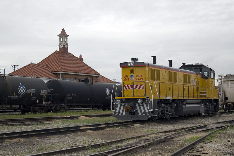 A new UP Genset out of NRE in Silvis sits in Rock Island, IL awaiting delivery to the UP via the IHB in Chicago.  02-Jun-2007.