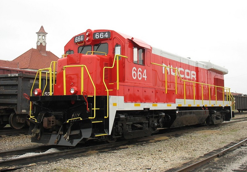 NUCOR 664 is fresh out of NRE in Silvis and is heading for somewhere in Utah.  BICB-13 will handle it to the Bluffs.  Rock Island on 14-May-2006.