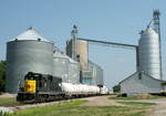 Weed Sprayer EB @ Putnam, IL.  16-Jun-2006.