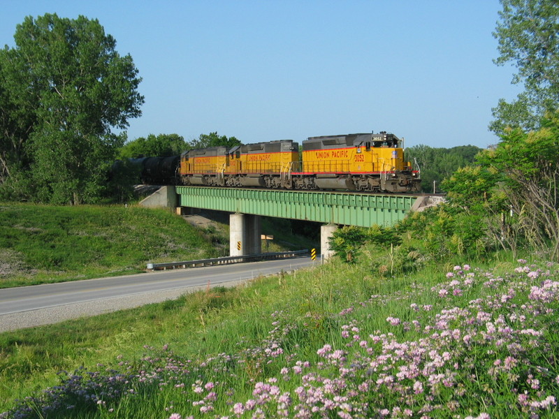 UP detour on the Highway 6 overpass just east of Council Bluffs, June 20, 2006.