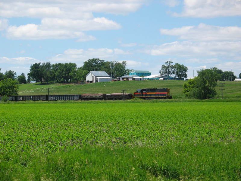 Wilton local eastbound, east of Atalissa, June 5, 2007.