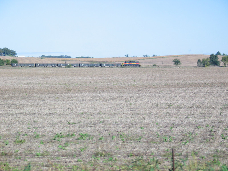 Eastbound Wilton local at mp 215, east of Atalissa, Oct. 8, 2005.