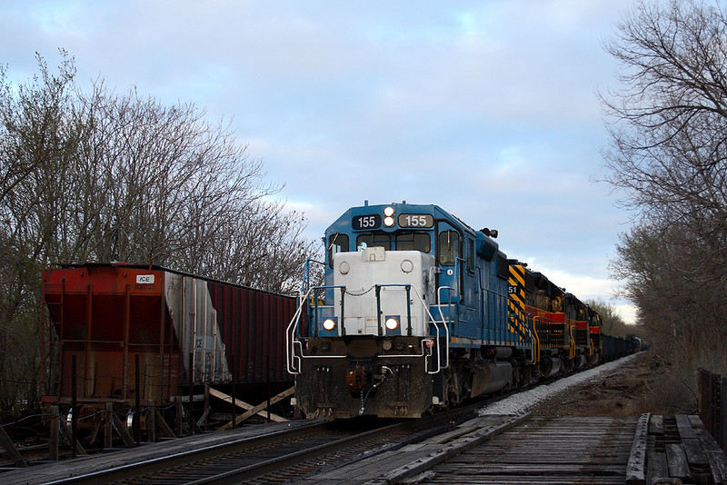 155 waits on for permission across the river at Missouri Division Junction, holding tight with the Rock Island turn.