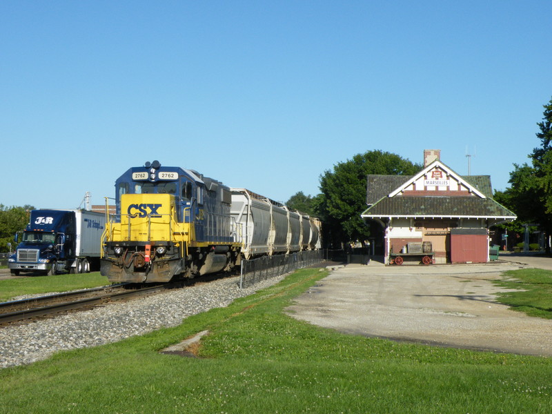 A GP38-2 brings up the rear of J745, being used as a shoving platform from Riverdale's Barr Yd through BI Jct, they just keep it tacked on all the way to Ottawa.