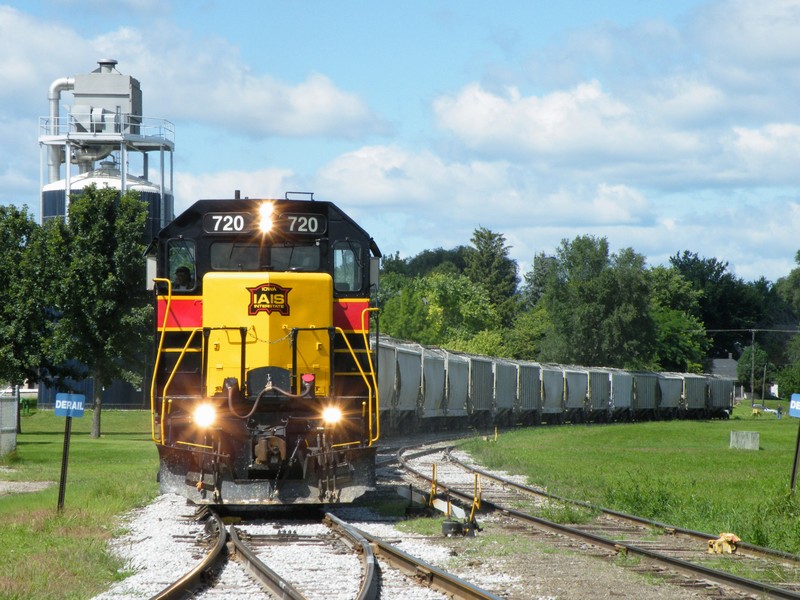 Spotting the first 18 loads, they barely fit on the first interchange track.