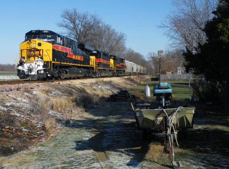 Another view of the southbound Rocket at Coughlin.