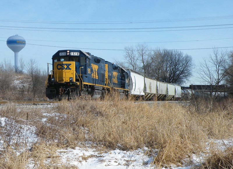 J743 works Rockdale Yd in front of Iowa 513 east.