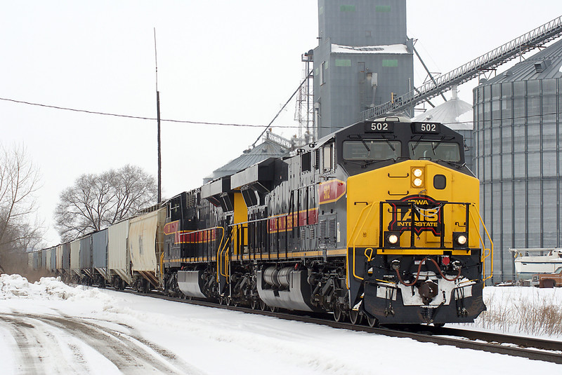 The 502 on the CBBI creeps up the main to meet 513 west at Marengo.