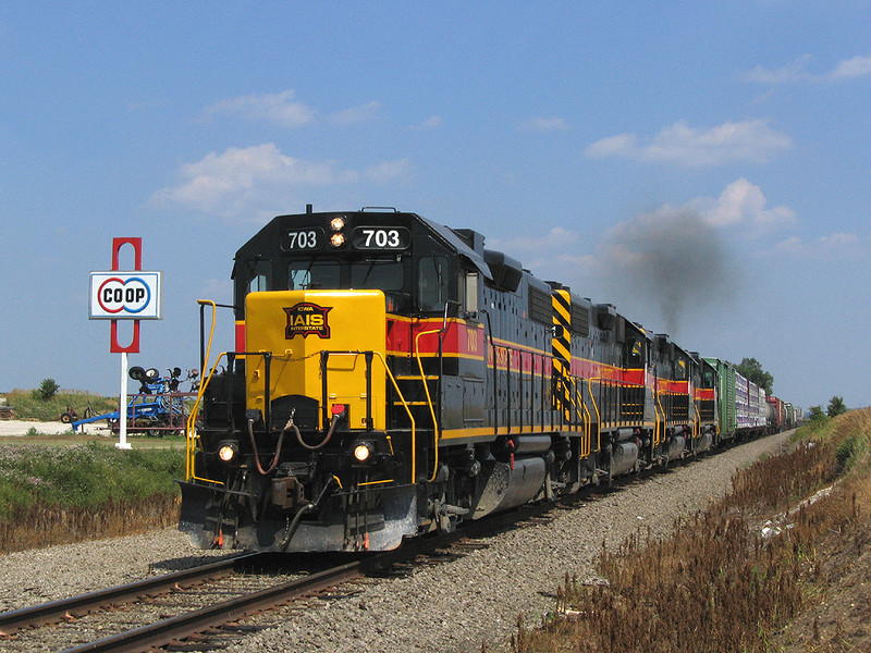 BICB nears Atkinson, Illinois for a meet with CBBI on July 9, 2006.