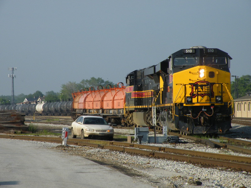 A pair of GEVO's are tonights BICB power, but once again air line problems will plague this train until after dark... 05-21-10