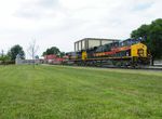 CBBI takes headroom east of RI Yard after dropping the GP38's.