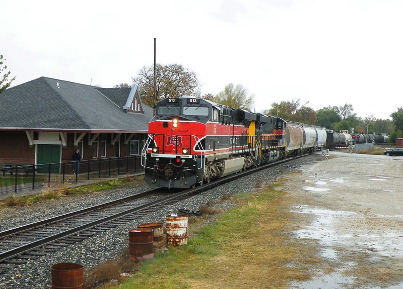 Iowa 513 and 511 scream through Morris with Z026, an extra RIBI type train. WIth CSX doing track maintenance on the New Rock Sub, as of late Oct, the entire line is back up to 40 mph between yard limits...
