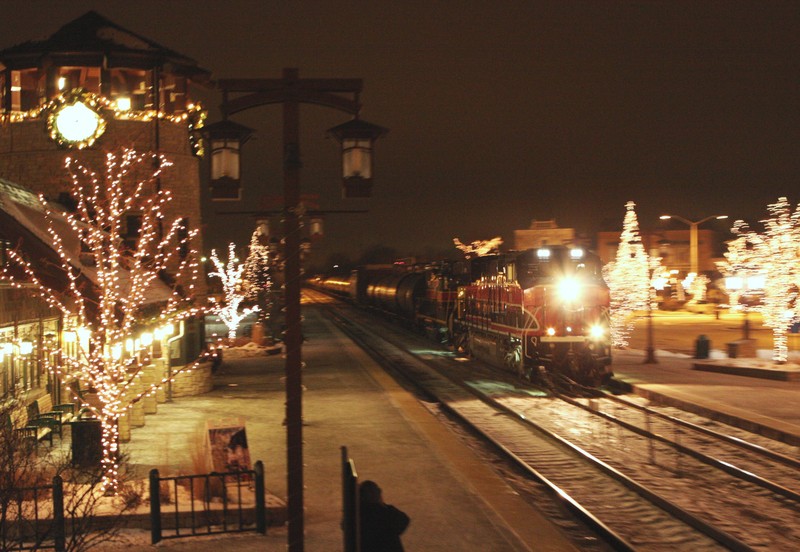 Iowa 513 leads CBBI through Tinley Park amidst billions of Christmas lights. 12-16-10