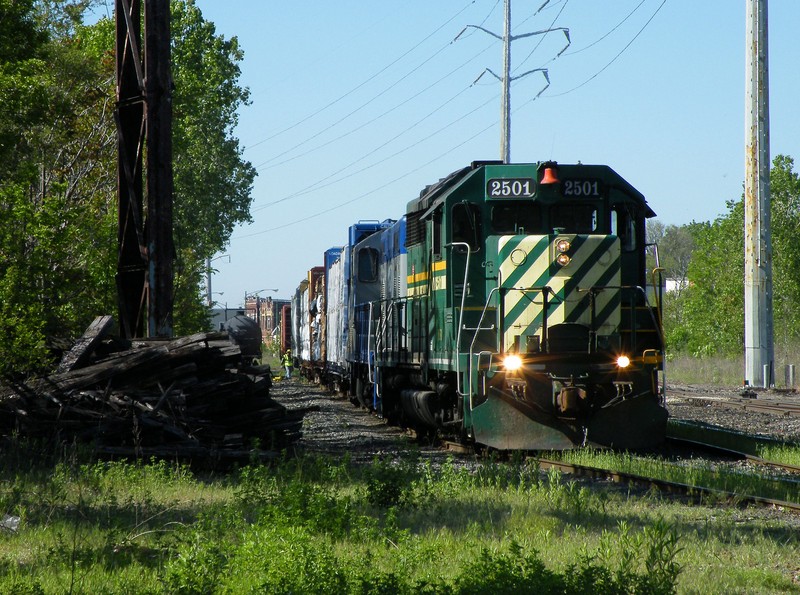 KFR GP35 2501, CRL's newest addition to their roster thanks to Omnitrax, builds their small train just south of their Irondale Yd on former joint C&NW/Rock Island trackage. 05-19-10