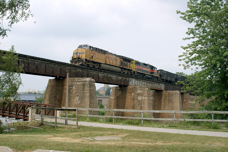 UP 6944 Iowa River Bridge