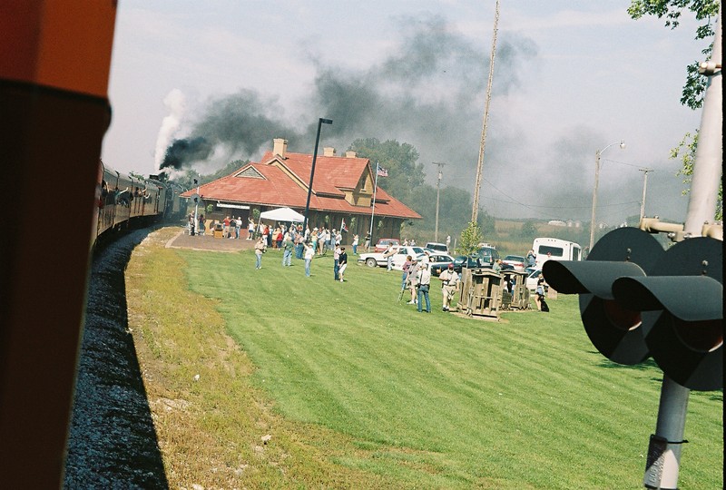 Westbound steam train arrives in West Liberty, Sept. 15, 2006.