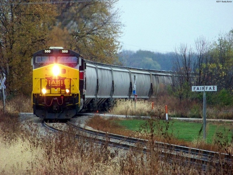 CRIC02 passing the station sign at Fairfax.