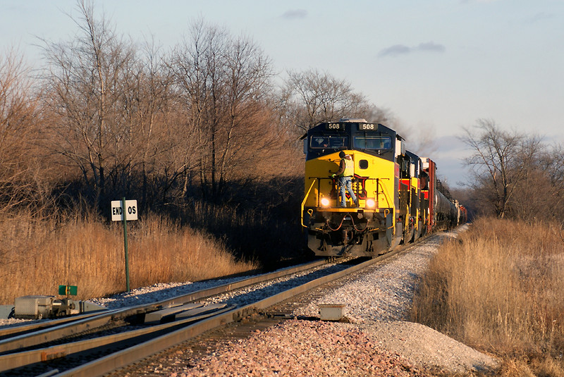 508 pulls up to east Yocum switch.