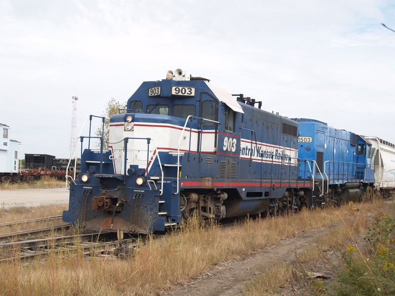 Chicago Rail Link working cars dropped off by IAIS, Blue Island Yard, September 2006