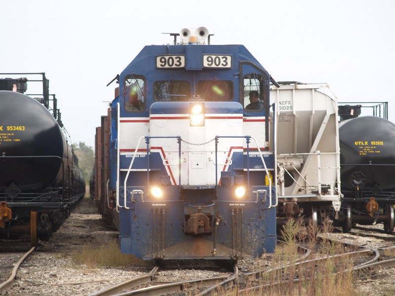 Chicago Rail Link working cars dropped off by IAIS, Blue Island Yard, September 2006