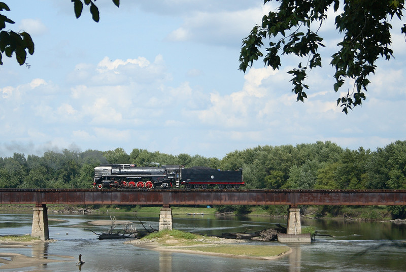 QJ 6988 east crosses the Cedar River at Moscow, Iowa.