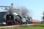 QJs westbound through Atalissa on day two of Riverway 2006.