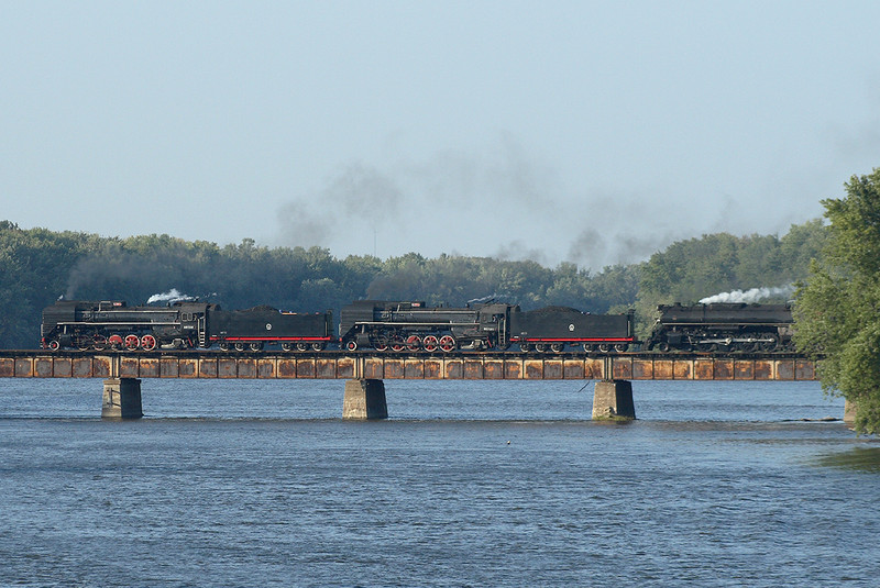 The horses cross the Rock River westbound at Colona, Illinois, September 16th, 2006.