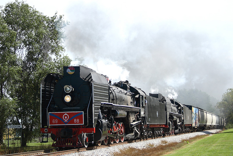 IAIS 6988 West with BICB at Stockton, Iowa, September 18th, 2006.