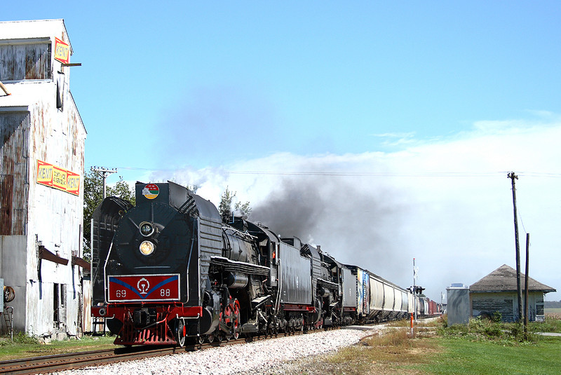 BICB rolls through Atalissa, Iowa September 18th, 2006.