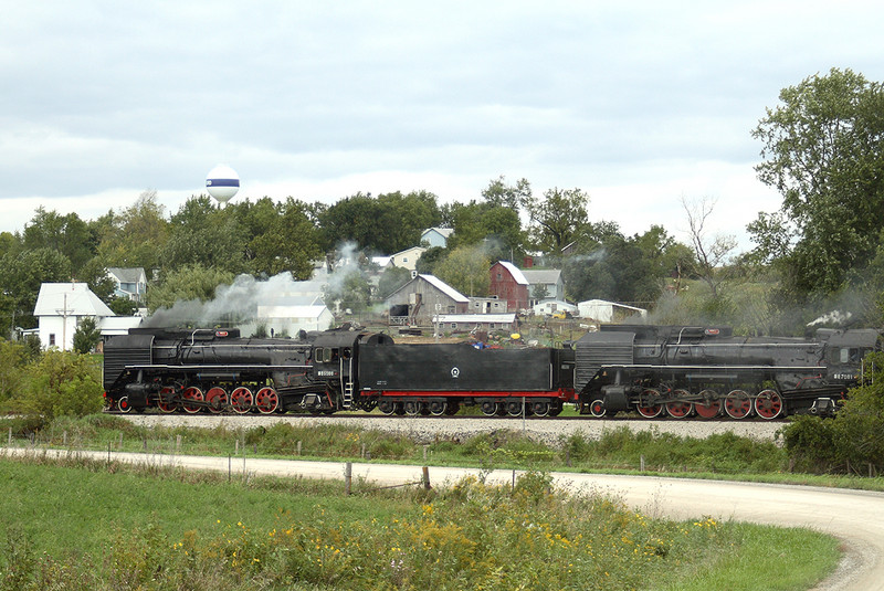 The QJs continue their light run to Newton, passing Oxford, Iowa, September 18th, 2006.