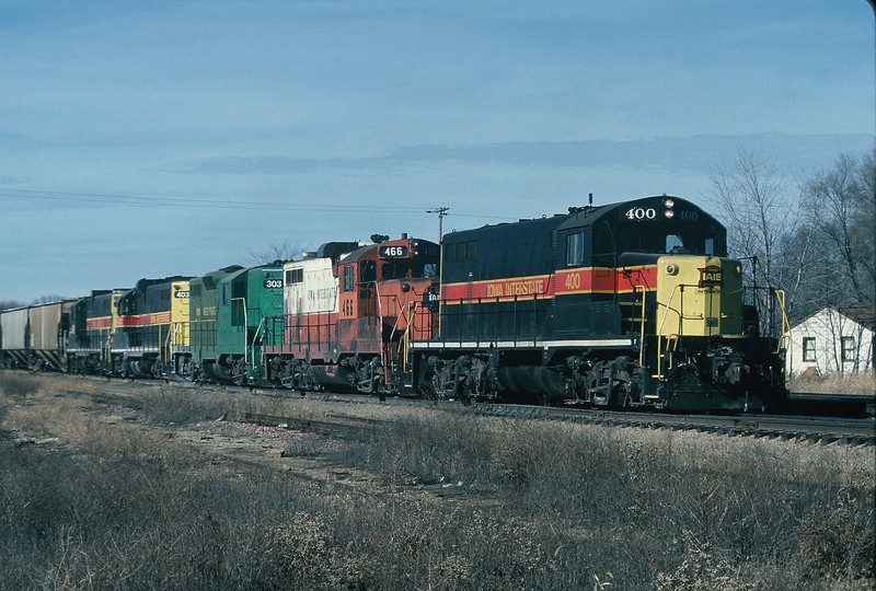 400 leads a procession of five units east out of Iowa City on 5-DEC-89.
