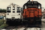 Milwaukee GP-20 960 sits next to RI SW-8 830 in Iowa City. 830 was on one of its last car search and find missions.