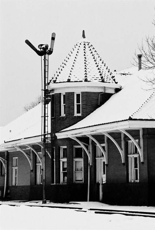 The Iowa City Depot deep in winter. 4-Feb-2008