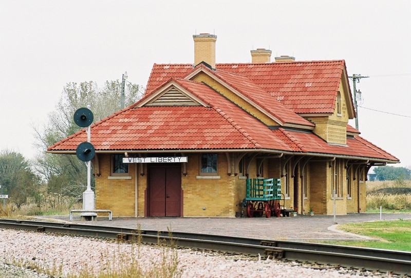 The Rock Island Depot, West Liberty, Iowa. 20-Oct-2006.