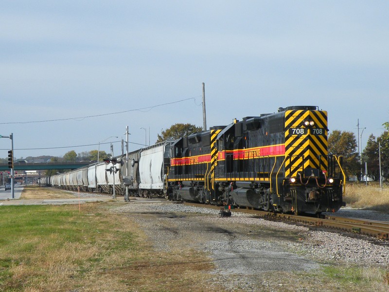 RISW with the 708 and 154 drag a huge 113 car drag through East Moline for Silvis. This train will become tonights RIBI. 10-25-10