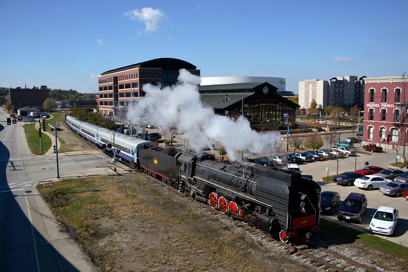 #6988 leads a Silvis excursion train through Moline, Illinois, October 18th, 2008.