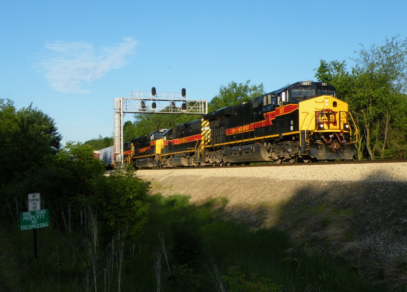 BICB 14 with Iowa 507, 721, 506, and 719 hustle through the shadowy woods of Mokena. 06-14-09