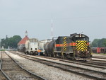 Watching these two shuffle cars really made me miss the good old days, the sounds were awesome! 468 and 400 work the east end of Rock Island Yard. 07-22-08