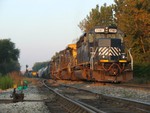 CSXT's J746 with a Helm SD40-2 up front sits waiting for the morning rush while CBBI holds the siding in the background waiting for a new crew. We've got a full house at Rockdale!