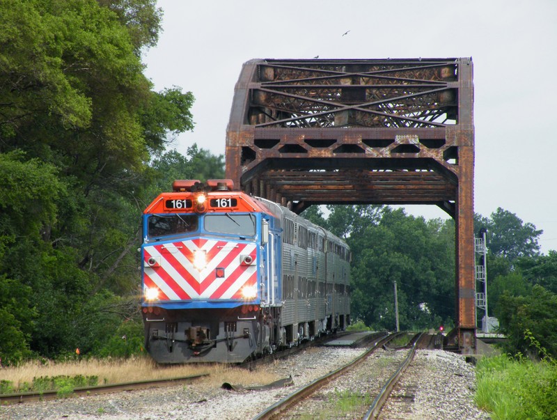 A Metra's annual Managers special heads through Blue Island Jct on the IHB/IAIS connection. This year's special took the IHB, IAIS, Metra Rock, and CSX New Rock Subs!